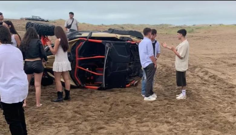 Monte Hermoso: una fiesta electrónica en la playa terminó en pelea, tres atropellados y un vuelco