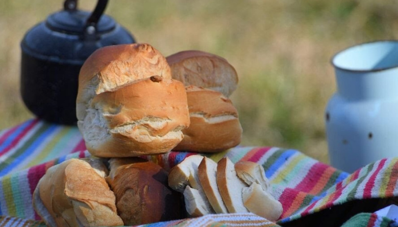 Galleta, música y fierros: Dufaur vive la tercera Fiesta de la Galleta de los Pueblos