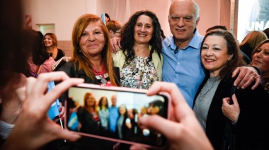 Grindetti pasó por Bahía con promesas de "transformaciones profundas en educación" y advertencias a Baradel