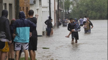 La lluvia complica otra vez a Bahía Blanca: hay 18 evacuados y calles anegadas