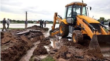 Emergencia en Carhué por la lluvia: cortaron la ruta para que drene el agua