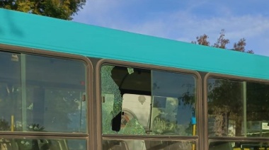 Suspenden el servicio de colectivos en Bahía Blanca tras recibir ataques a piedrazos