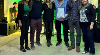 Mauro Moccero acompañó a la Escuela “El Relincho” en su cena y baile anual