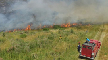 Proponen más fondos para bomberos ante la ola de incendios en Bahía Blanca
