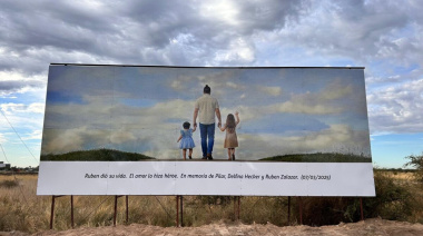 Instalaron un cartel en memoria de las hermanas Hecker y Rubén Salazar a un año de la inundación