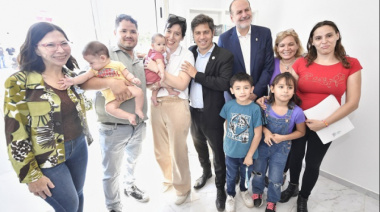 Kicillof entregó 101 viviendas en Bahía Blanca y recorrió obras hidráulicas