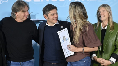 Kicillof inauguró un centro universitario en Coronel Suárez y entregó escrituras