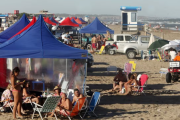 Monte Hermoso prohibió el uso de gazebos en la zona de baño de sus playas