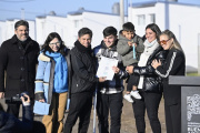 Kicillof entregó 48 viviendas en Tornquist y cuestionó la política nacional
