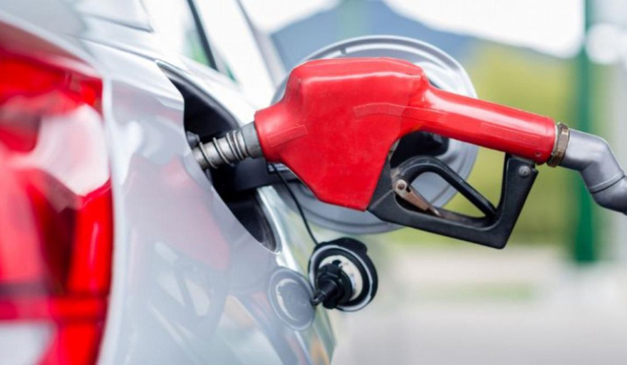 Las petroleras mantendrán los precios de los combustibles por 45 días